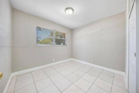 House in Sunrise, Florida 3 bedrooms, 99.03 sq.m. № 1688938 - photo 12