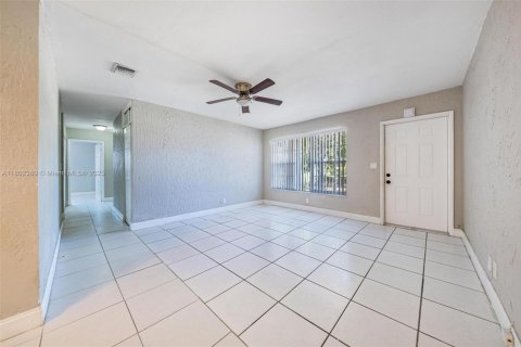 House in Sunrise, Florida 3 bedrooms, 99.03 sq.m. № 1688938 - photo 19