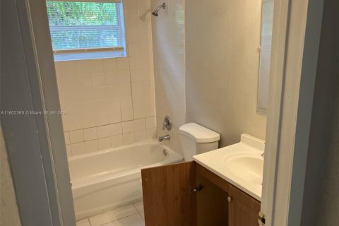 House in Sunrise, Florida 3 bedrooms, 99.03 sq.m. № 1688938 - photo 4