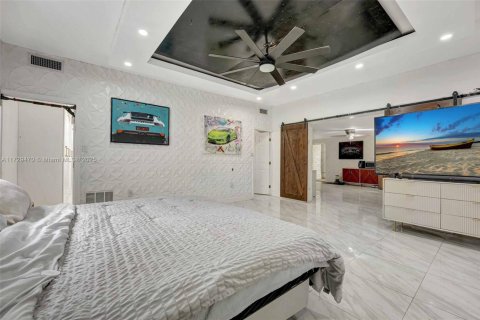 House in North Miami Beach, Florida 6 bedrooms, 367.89 sq.m. № 1479810 - photo 30