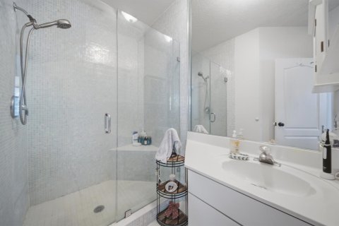 Townhouse in Miami, Florida 2 bedrooms, 139.35 sq.m. № 2428477 - photo 20