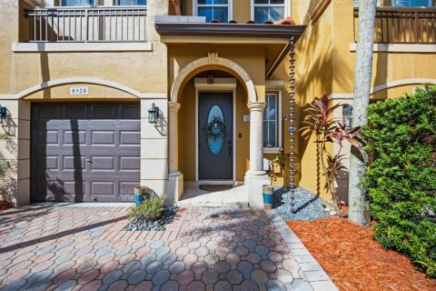 Townhouse in Miami, Florida 2 bedrooms, 139.35 sq.m. № 2428477 - photo 4
