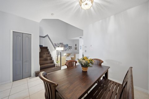 Townhouse in Miami, Florida 2 bedrooms, 139.35 sq.m. № 2428477 - photo 10