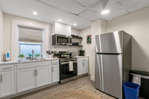 Commercial property in Saint Augustine, Florida 5 bedrooms, 286.7 sq.m. № 2222076 - photo 9