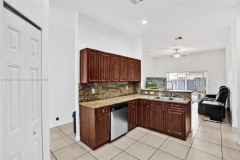 House in Fort Lauderdale, Florida 4 bedrooms, 148.46 sq.m. № 1842454 - photo 4