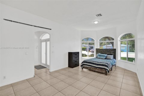House in Fort Lauderdale, Florida 4 bedrooms, 148.46 sq.m. № 1842454 - photo 19