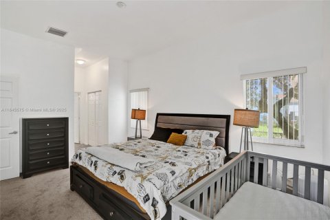 House in Fort Lauderdale, Florida 4 bedrooms, 148.46 sq.m. № 1842454 - photo 8