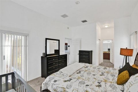 House in Fort Lauderdale, Florida 4 bedrooms, 148.46 sq.m. № 1842454 - photo 9