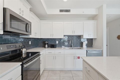 Купить кондоминиум в Киссимми, Флорида 5 комнат, 110.18м2, № 2236510 - фото 18