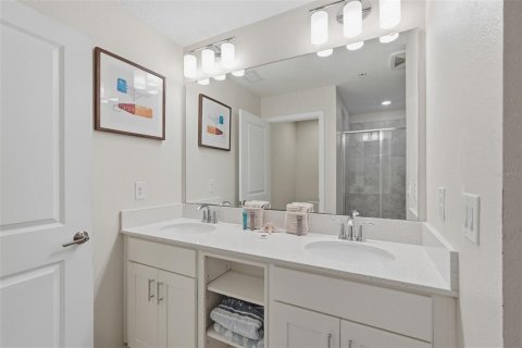Купить кондоминиум в Киссимми, Флорида 5 комнат, 110.18м2, № 2236510 - фото 22