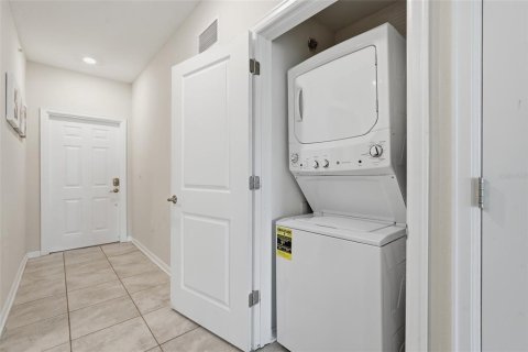 Купить кондоминиум в Киссимми, Флорида 5 комнат, 110.18м2, № 2236510 - фото 28