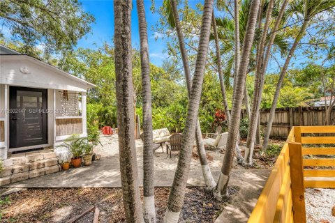 House in Miami, Florida 2 bedrooms, 148.64 sq.m. № 2067562 - photo 30