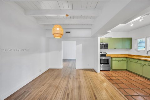 House in Miami, Florida 2 bedrooms, 148.64 sq.m. № 2067562 - photo 19