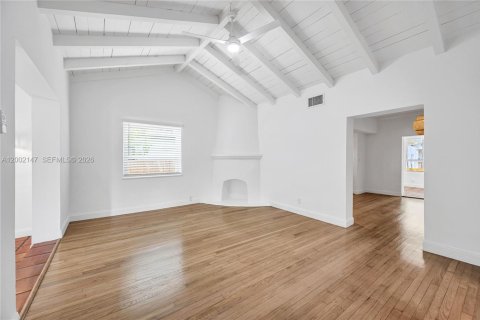 House in Miami, Florida 2 bedrooms, 148.64 sq.m. № 2067562 - photo 6