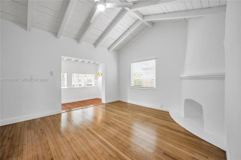House in Miami, Florida 2 bedrooms, 148.64 sq.m. № 2067562 - photo 4