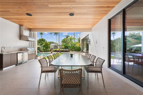 Снять в аренду виллу или дом в Майами, Флорида 7 спален, 458.1м2, № 2050760 - фото 17