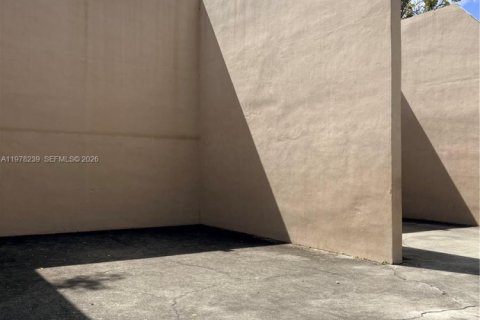 Condo in Pembroke Pines, Florida, 1 bedroom  № 2041888 - photo 9