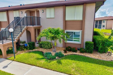 Condominio en venta en Punta Gorda, Florida, 2 dormitorios, 79.9 m2 № 1800201 - foto 2