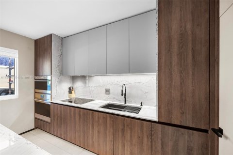 Condo in Key Biscayne, Florida, 3 bedrooms  № 1961099 - photo 18