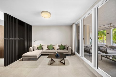 Condo in Key Biscayne, Florida, 3 bedrooms  № 1961099 - photo 11