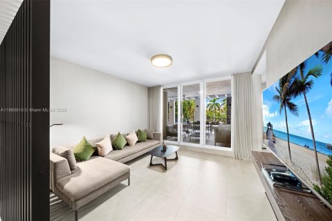 Condo in Key Biscayne, Florida, 3 bedrooms  № 1961099 - photo 12
