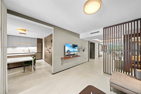 Condo in Key Biscayne, Florida, 3 bedrooms  № 1961099 - photo 14