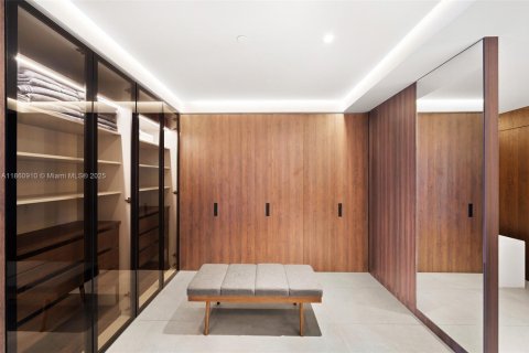 Condo in Key Biscayne, Florida, 3 bedrooms  № 1961099 - photo 23