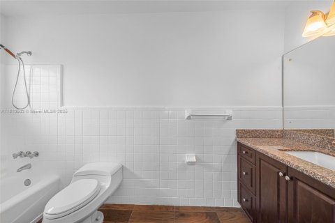 Villa ou maison à vendre à Miami, Floride: 4 chambres, 177.26 m2 № 1752996 - photo 17
