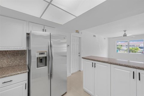 Villa ou maison à vendre à Miami, Floride: 4 chambres, 177.26 m2 № 1752996 - photo 12