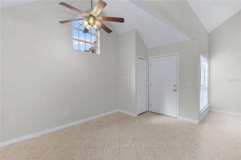 Condo in Altamonte Springs, Florida, 2 bedrooms  № 2201832 - photo 4