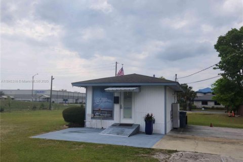 Commercial property in Ocala, Florida № 1845902 - photo 2