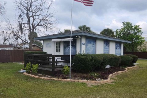 Commercial property in Ocala, Florida № 1845902 - photo 1