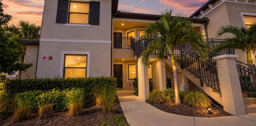 Condo à Port Charlotte, Floride, 2 chambres  № 2356739