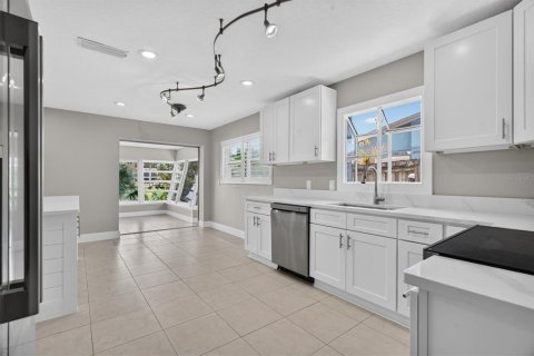 Villa ou maison à vendre à Madeira Beach, Floride: 2 chambres, 148.18 m2 № 2314325 - photo 19