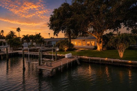 Villa ou maison à vendre à Madeira Beach, Floride: 2 chambres, 148.18 m2 № 2314325 - photo 3
