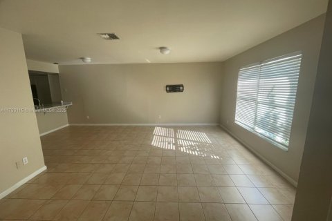 Villa ou maison à louer à Cape Coral, Floride: 3 chambres № 1861715 - photo 2