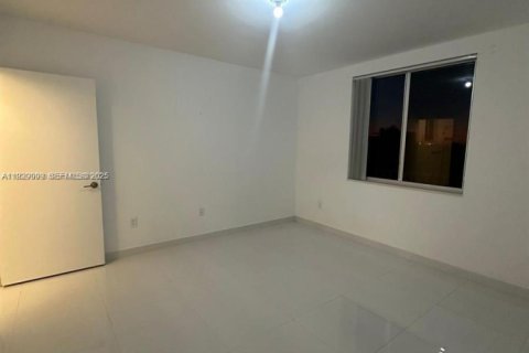 Copropriété à vendre à Miami, Floride: 2 chambres, 91.97 m2 № 1987336 - photo 4