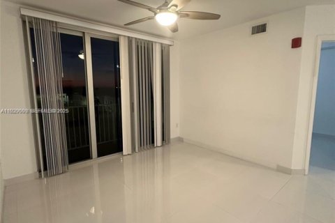 Copropriété à vendre à Miami, Floride: 2 chambres, 91.97 m2 № 1987336 - photo 2