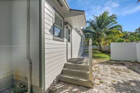 Купить виллу или дом в Уэст-Палм-Бич, Флорида 2 спальни, 84.17м2, № 1956066 - фото 22