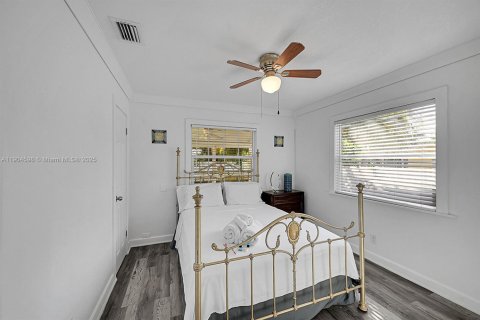 Купить виллу или дом в Уэст-Палм-Бич, Флорида 2 спальни, 84.17м2, № 1956066 - фото 17