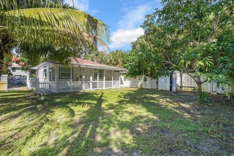 Купить виллу или дом в Уэст-Палм-Бич, Флорида 2 спальни, 84.17м2, № 1956066 - фото 24