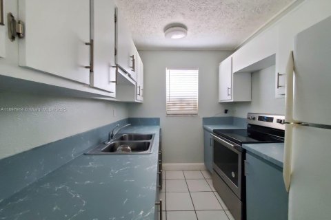 Condominio en venta en Sunny Isles Beach, Florida, 2 dormitorios, 84.26 m2 № 2012833 - foto 8