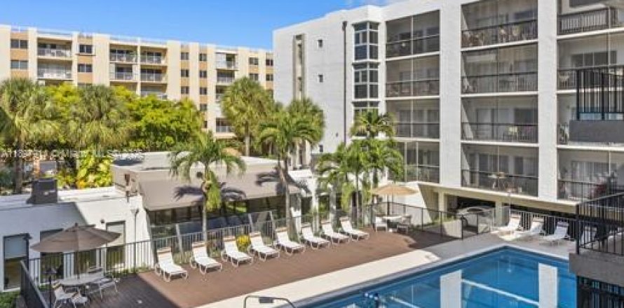 Condominio en Sunny Isles Beach, Florida, 2 dormitorios  № 2012833