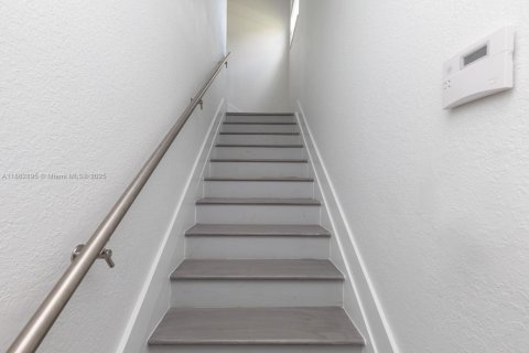 Condo in Miramar, Florida, 3 bedrooms  № 1889898 - photo 13