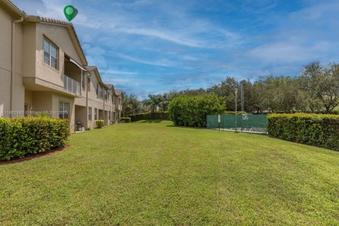 Condo in Miramar, Florida, 3 bedrooms  № 1889898 - photo 11