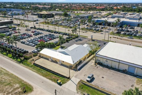 Commercial property in Punta Gorda, Florida 241.55 sq.m. № 2205676 - photo 30