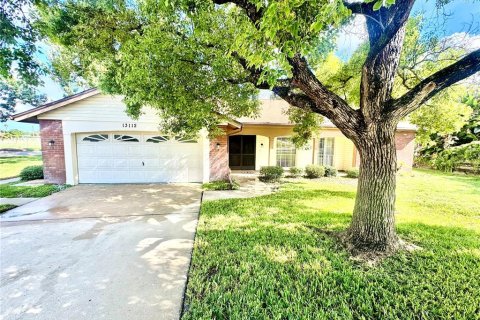 House in Hudson, Florida 2 bedrooms, 141.12 sq.m. № 2369121