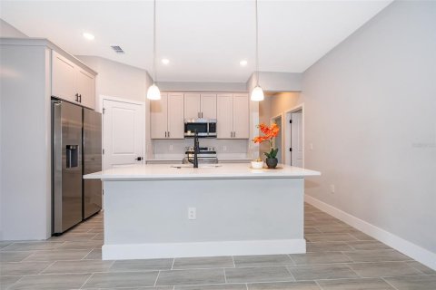 House in Ocala, Florida 4 bedrooms, 155.52 sq.m. № 1562547 - photo 4