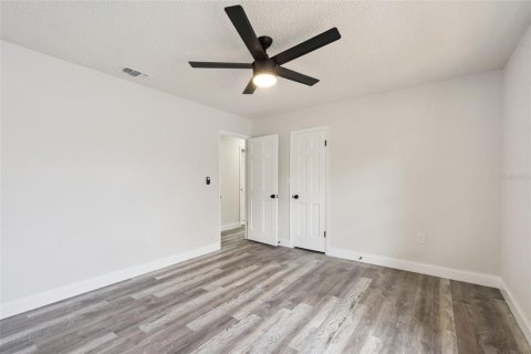 House in Kissimmee, Florida 4 bedrooms, 173.17 sq.m. № 2230086 - photo 16