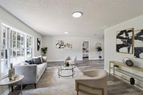 House in Kissimmee, Florida 4 bedrooms, 173.17 sq.m. № 2230086 - photo 4